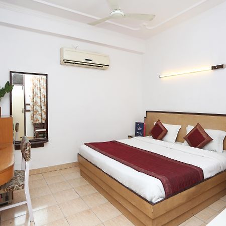 Capital O 10750 Hotel Vivek New Delhi Extérieur photo