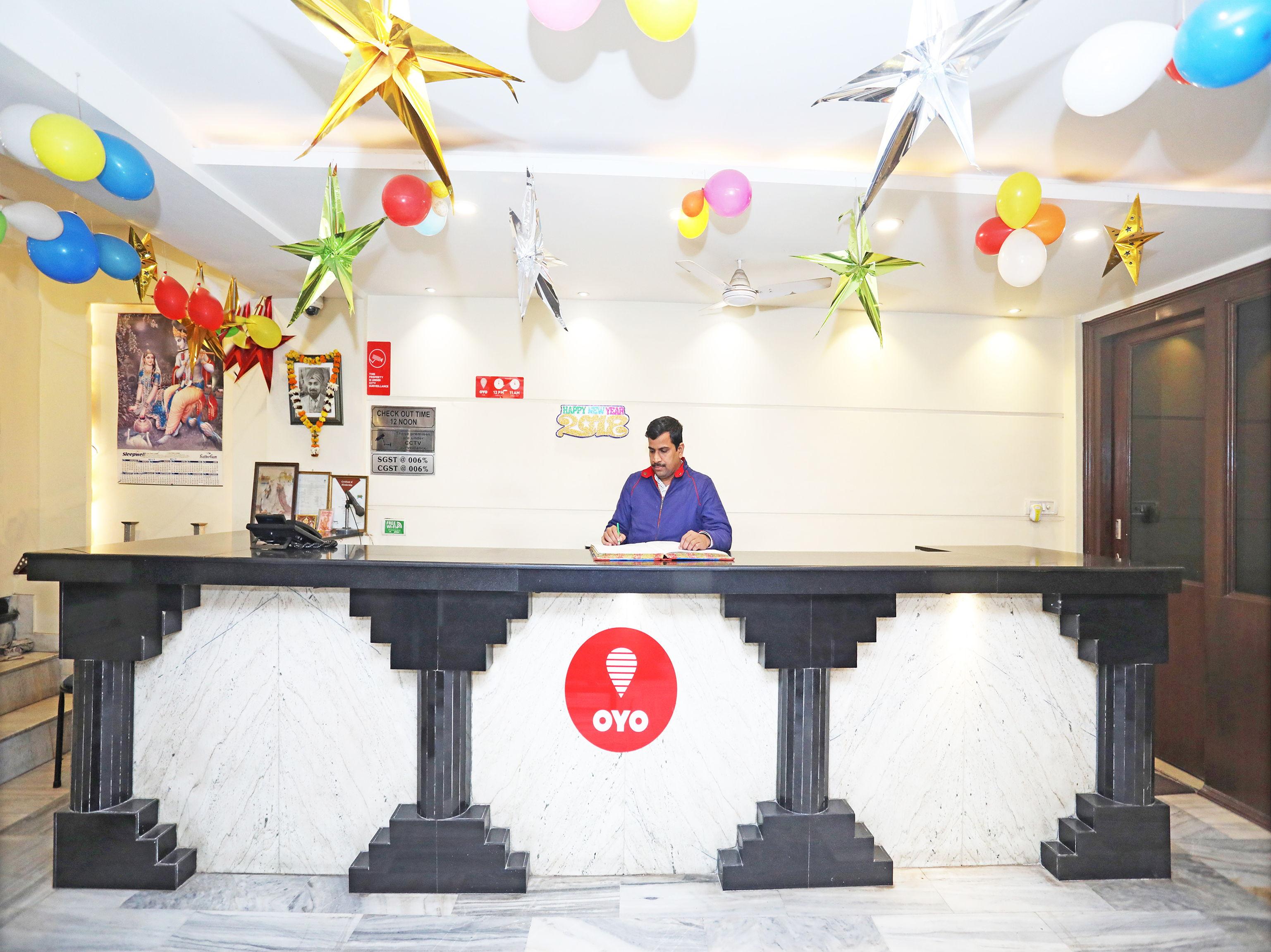 Capital O 10750 Hotel Vivek New Delhi Extérieur photo