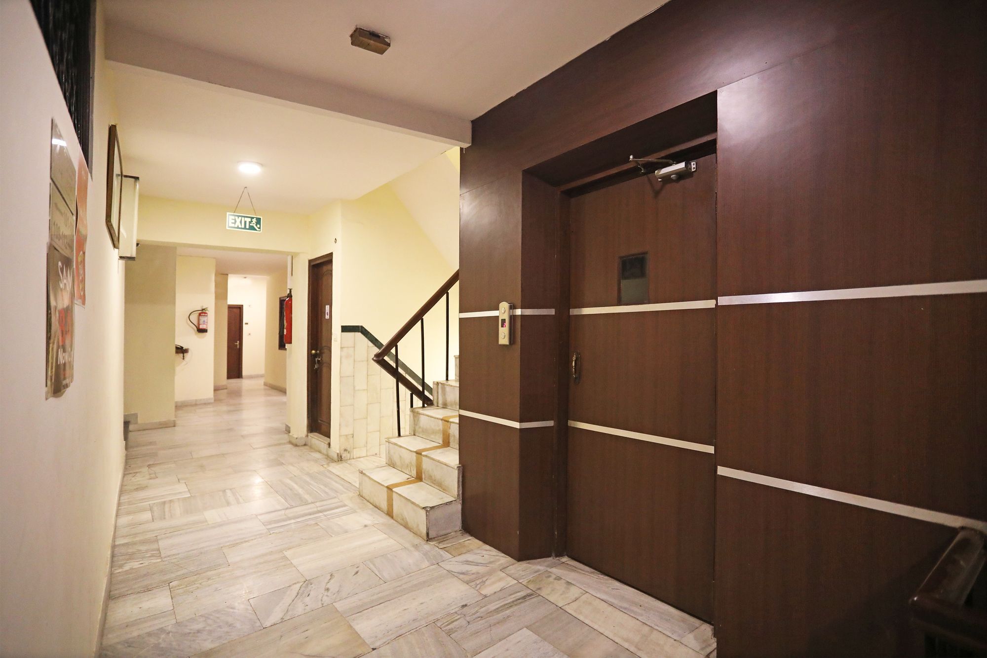 Capital O 10750 Hotel Vivek New Delhi Extérieur photo